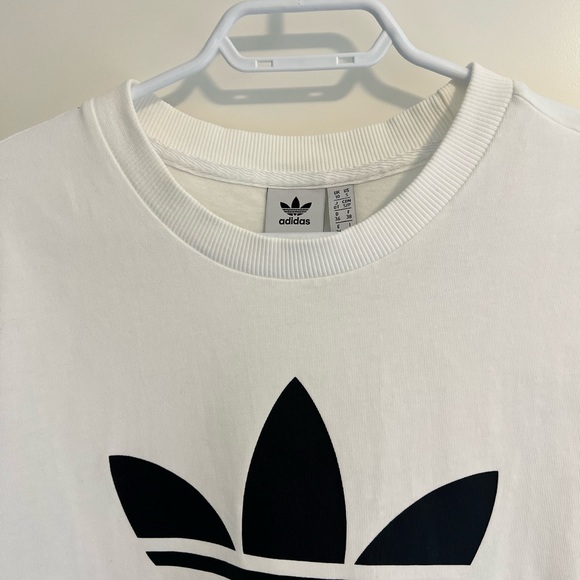 Adidas TShirt in White - Picture 2 of 3